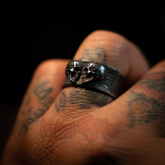 Saber Double Skulls Ring Front